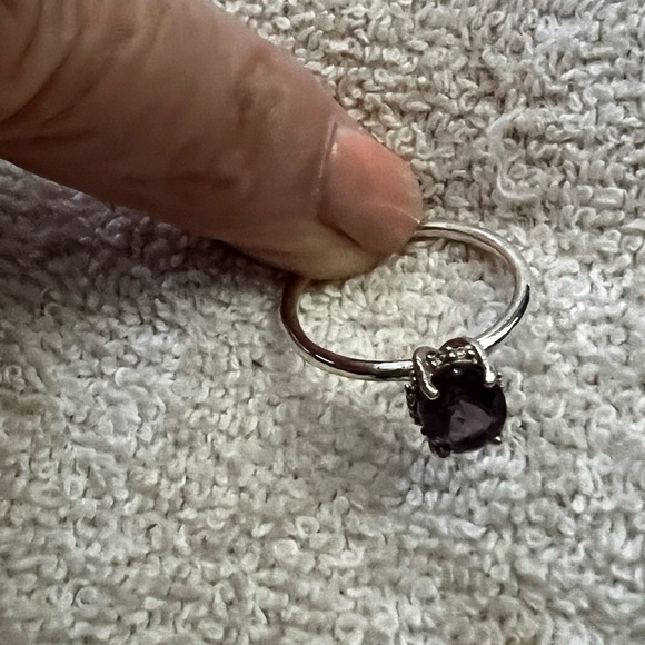 Color changing Elegant Alexandrite Gemstone Ring - Picture 7 of 16